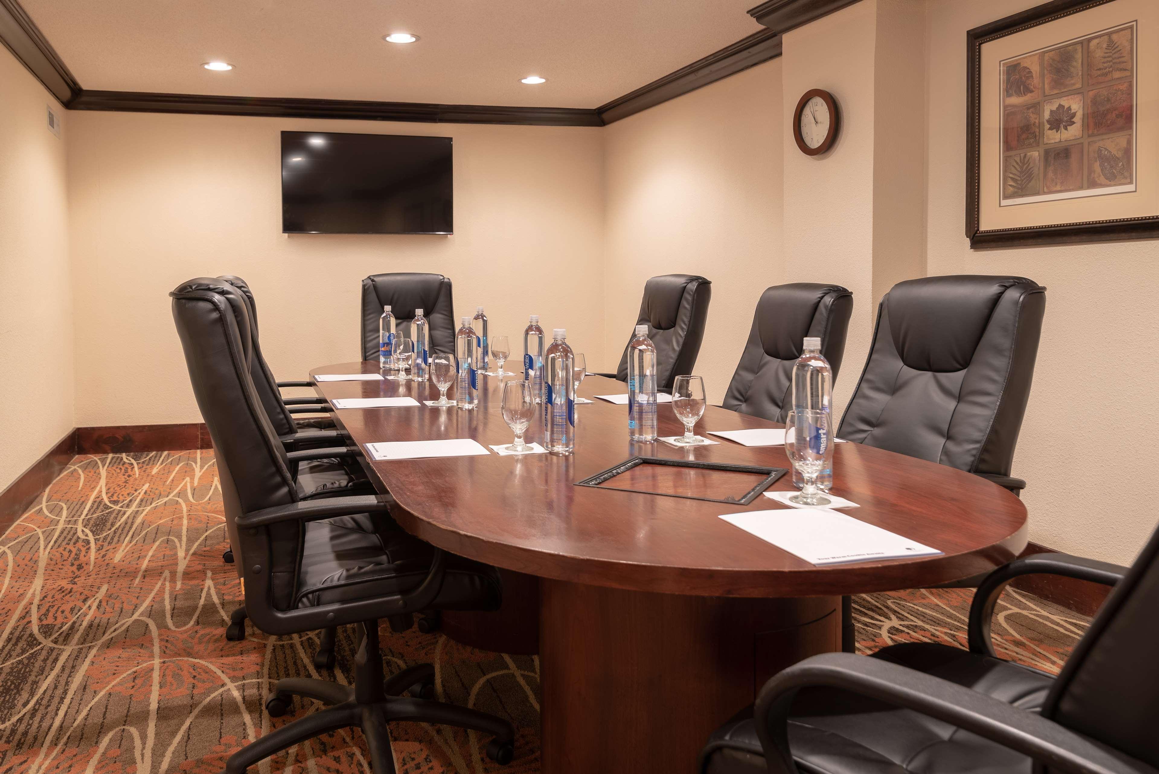 Doubletree By Hilton Norfolk Airport Hotel Buitenkant foto