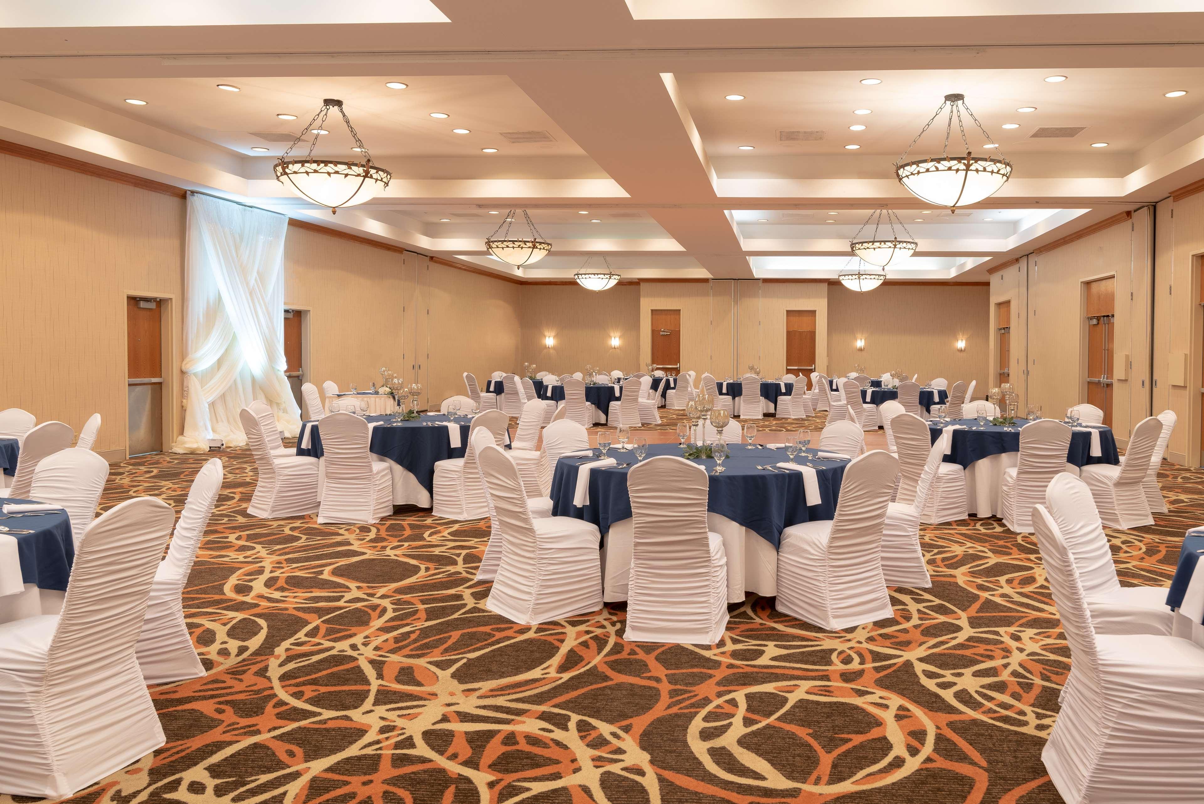 Doubletree By Hilton Norfolk Airport Hotel Buitenkant foto