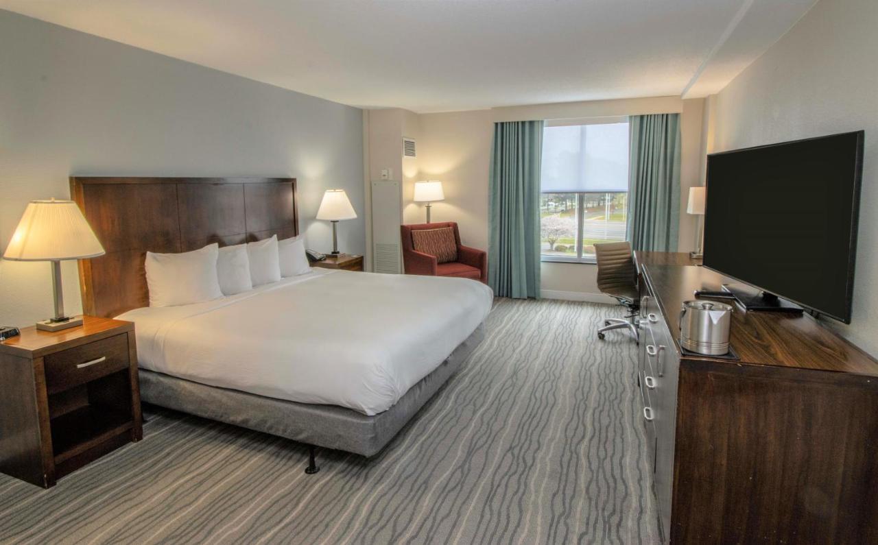 Doubletree By Hilton Norfolk Airport Hotel Buitenkant foto