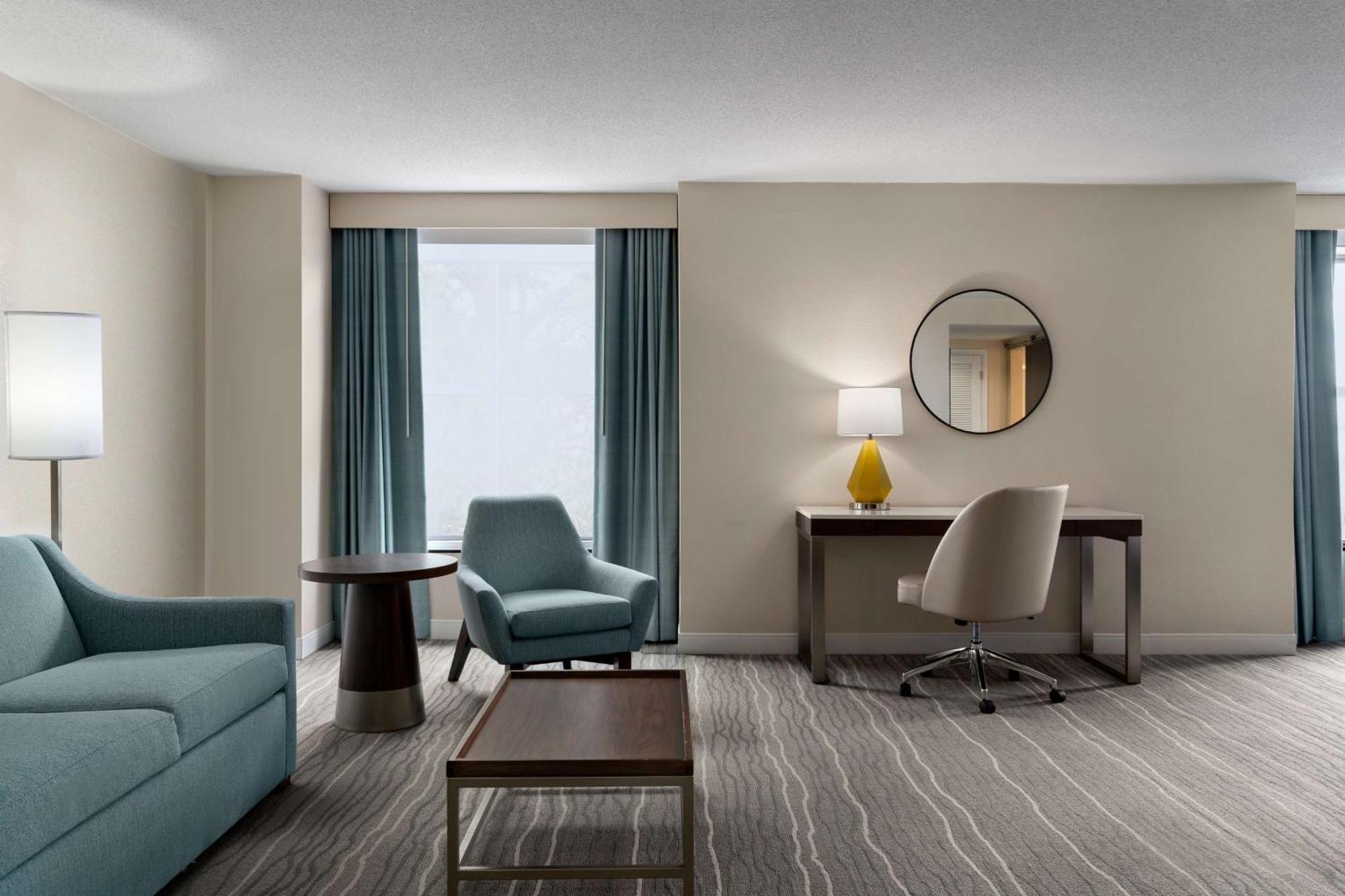 Doubletree By Hilton Norfolk Airport Hotel Buitenkant foto